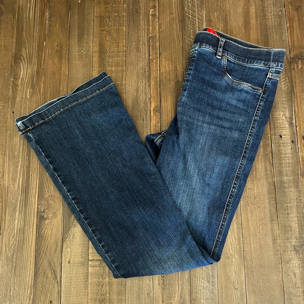 Women’s Spanx pull on flared jeans